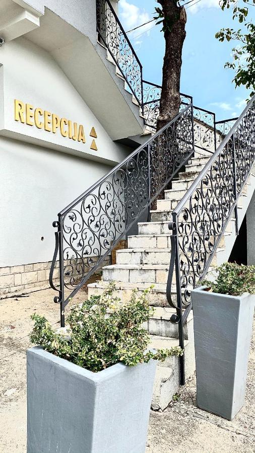 Hotel Olimpija Plus Херцег-Новий Екстер'єр фото