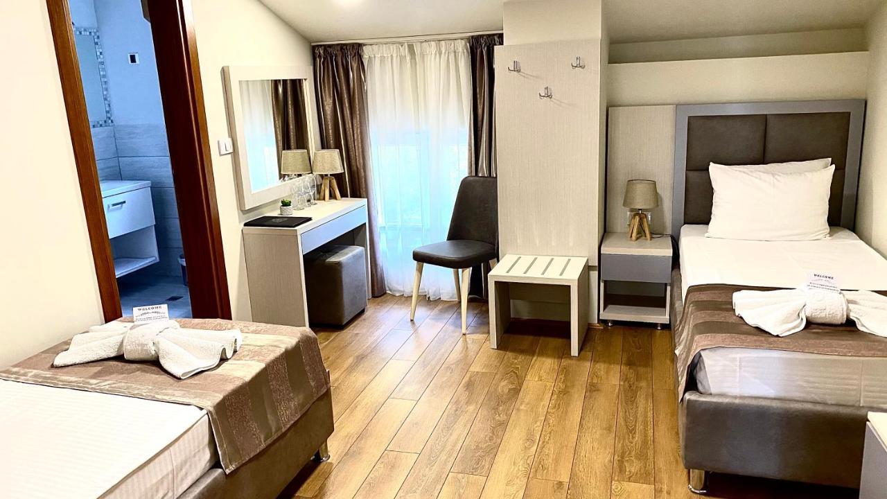 Hotel Olimpija Plus Херцег-Новий Екстер'єр фото