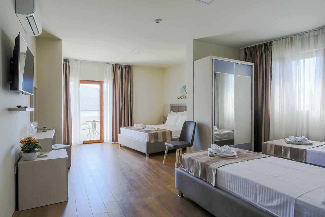 Hotel Olimpija Plus Херцег-Новий Екстер'єр фото